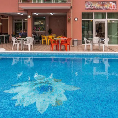 Отель Family Hotel Venera Болгария, Свети Влас - отзывы, цены и фото номеров - забронировать отель Family Hotel Venera онлайн бассейн фото 2