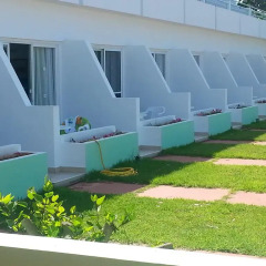 Adelais Bay Hotel вид на фасад