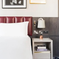 Отель The Trafalgar St. James London, Curio Collection by Hilton 5* Номер Trafalgar с двуспальной кроватью фото 2