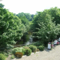 Отель Riverbank Cottages