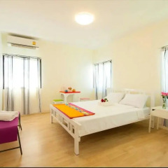 My Thai Hostel Бангкок комната для гостей фото 5
