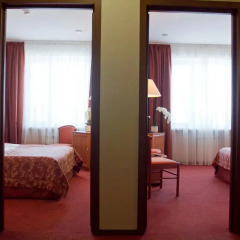 Гранд Отель Шуя 4* Стандартный семейный номер с двуспальной кроватью фото 3