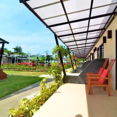 Отель Golden Bay Cottage 3* Улучшенное бунгало с различными типами кроватей фото 3