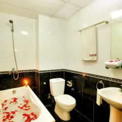 Hanoi 3B Hotel 2* Улучшенный номер с различными типами кроватей фото 10