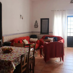 Ericeira Chill Hill Hostel & Private Rooms - Peach Garden питание