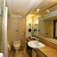 Grand Palace Hotel(Grand Hotel Management Group) ванная