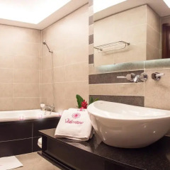 Valentine Hotel 3* Улучшенный номер с различными типами кроватей фото 10