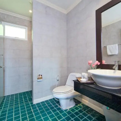 Отель Karon Hill Villa ванная