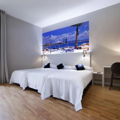 Отель Hostal Bcn Ramblas Стандартный номер с 2 отдельными кроватями