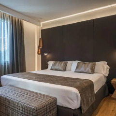 Отель Catalonia Gran Via 4* Люкс с различными типами кроватей фото 7