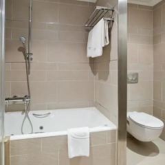 Отель ILUNION Barcelona 4* Улучшенный номер с различными типами кроватей фото 12