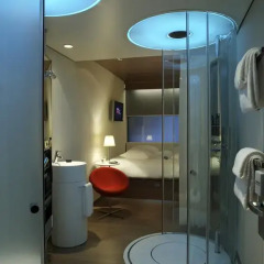 Отель citizenM Schiphol Airport 4* Стандартный номер с двуспальной кроватью фото 10