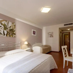 Hotel Giardino Suite&wellness Нумана сейф в номере