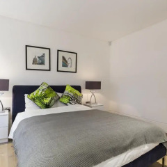 Апартаменты Private Apartment - Leicester Square - Piccadilly Circus комната для гостей