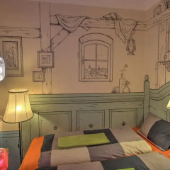 Lavender Circus Hostel интерьер отеля