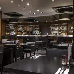 Отель Ramada Plaza Antwerp Бельгия, Антверпен - 1 отзыв об отеле, цены и фото номеров - забронировать отель Ramada Plaza Antwerp онлайн гостиничный бар