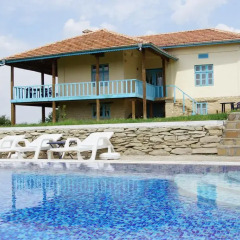 Отель Botev Houses Болгария, Шумен - отзывы, цены и фото номеров - забронировать отель Botev Houses онлайн бассейн фото 2