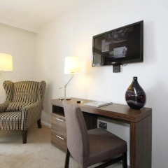 Отель Staybridge Suites London- Stratford Люкс с различными типами кроватей фото 7