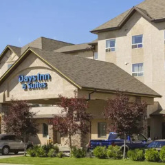 Отель Days Inn & Suites West Edmonton парковка
