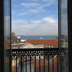Отель Feels Like Home Chiado Prime Suites 3* Номер Делюкс с различными типами кроватей фото 12