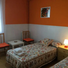 Отель Hostal Valls Барселона комната для гостей фото 5