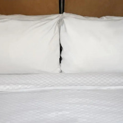 Отель Four Points by Sheraton Calgary Airport Президентский люкс с различными типами кроватей фото 5