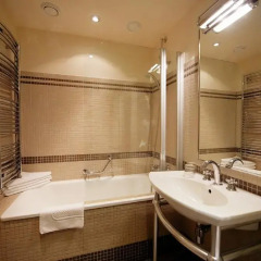 Iron Gate Hotel and Suites 5* Улучшенный номер с различными типами кроватей фото 8