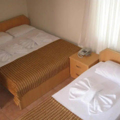Moms Hotel комната для гостей фото 2