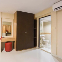 Отель NRC Residence Suvarnabhumi сейф в номере