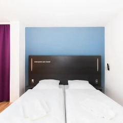 Отель A&O Prague Rhea 3* Стандартный номер с 2 отдельными кроватями фото 6
