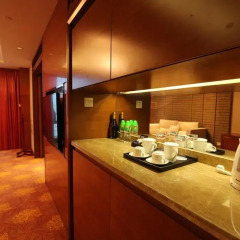 Leeden Jingxi Hotel 4* Представительский люкс с различными типами кроватей фото 3