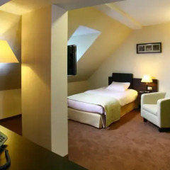 Отель Qubus Hotel Gdańsk Польша, Гданьск - 3 отзыва об отеле, цены и фото номеров - забронировать отель Qubus Hotel Gdańsk онлайн сейф в номере