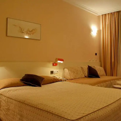 Hotel Geneva 4* Стандартный номер с двуспальной кроватью фото 3