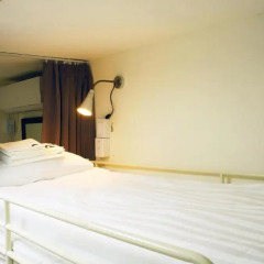 Отель Itaewon N Guesthouse in Seoul Стандартный номер с различными типами кроватей фото 8