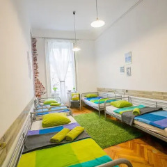 Friends Hostel and Apartments Budapest Стандартный номер с различными типами кроватей (общая ванная комната) фото 8