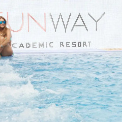 Отель Funway Academic Resort - Adults Only бассейн