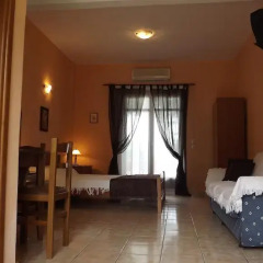Апартаменты Pefka Studios & Apartments комната для гостей фото 2