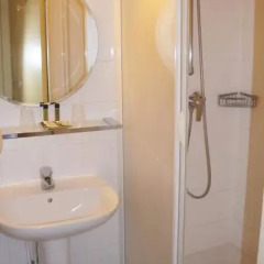 Отель Hôtel Bellevue Paris Montmartre 3* Стандартный номер с различными типами кроватей фото 11