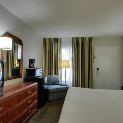 Отель Vagabond Inn San Diego Airport/Marina комната для гостей фото 10