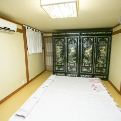 Отель Bukchonmaru Hanok Guesthouse комната для гостей фото 3