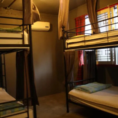 Mr.Comma Guesthouse - Hostel Кровать в общем номере с двухъярусной кроватью фото 5