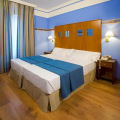 Отель Suites Gran Via 44 Apartahotel 4* Люкс с различными типами кроватей фото 5