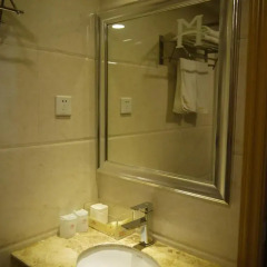 Guangzhou Minghong Hotel -Xiwan 3* Номер Делюкс с различными типами кроватей