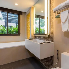 Отель The Charm Resort Phuket 4* Номер Делюкс с двуспальной кроватью фото 3