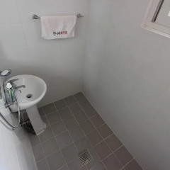 Отель Unni House 2* Стандартный номер с различными типами кроватей (общая ванная комната)