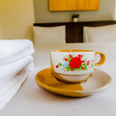 Отель Baan Yuyen Karon Guesthouse в номере