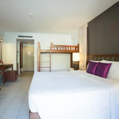 Отель Phuket Orchid Resort and Spa 4* Стандартный семейный номер с разными типами кроватей фото 5