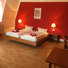 Отель Hostel & Pension NOlift Германия, Дрезден - отзывы, цены и фото номеров - забронировать отель Hostel & Pension NOlift онлайн комната для гостей фото 2