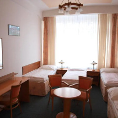 Hotel Jana / Pension Domov Mladeze Стандартный номер с различными типами кроватей (общая ванная комната) фото 9