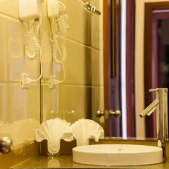 Tuan Chau Marina Hotel ванная